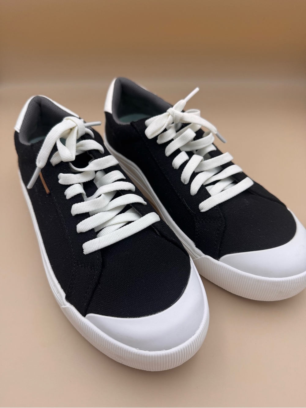Dr. Scholl’s Black Low-Top Canvas Sneakers with White Sole and Laces